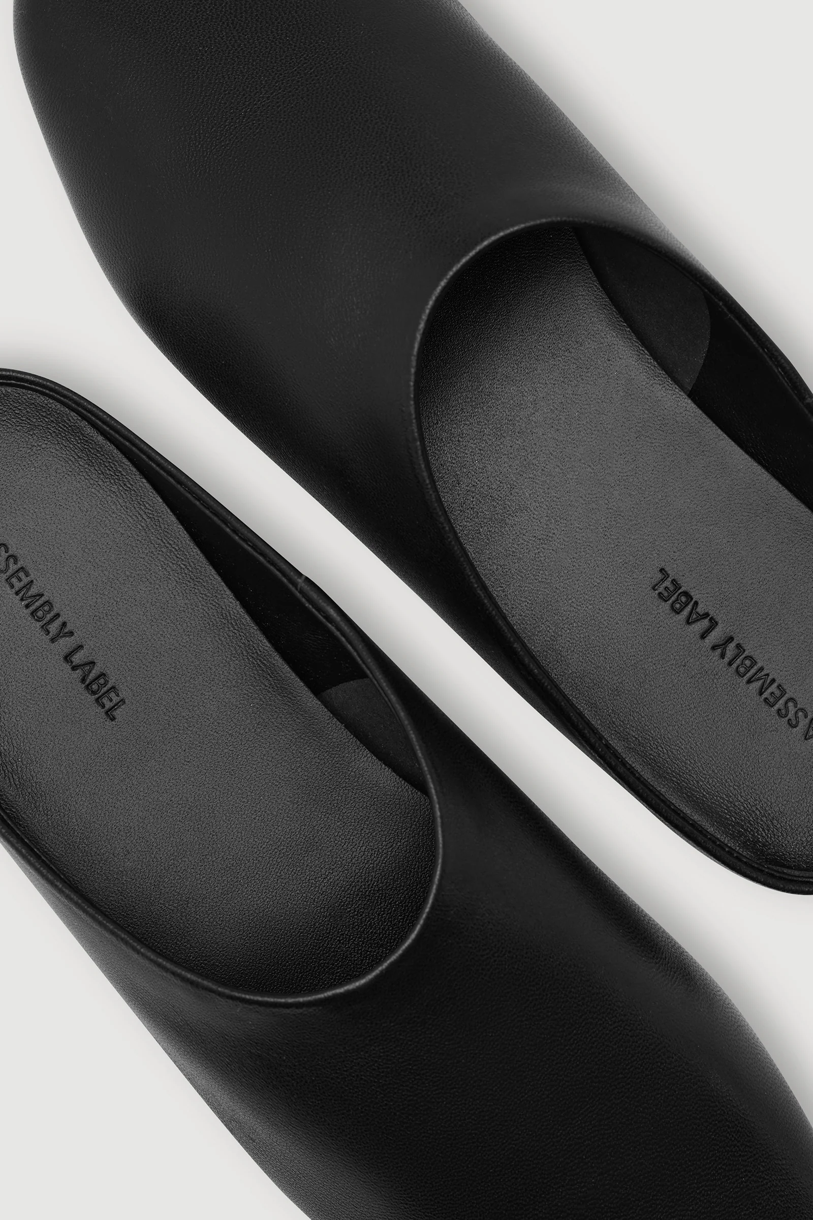 Aiden Leather Slide - Image 4