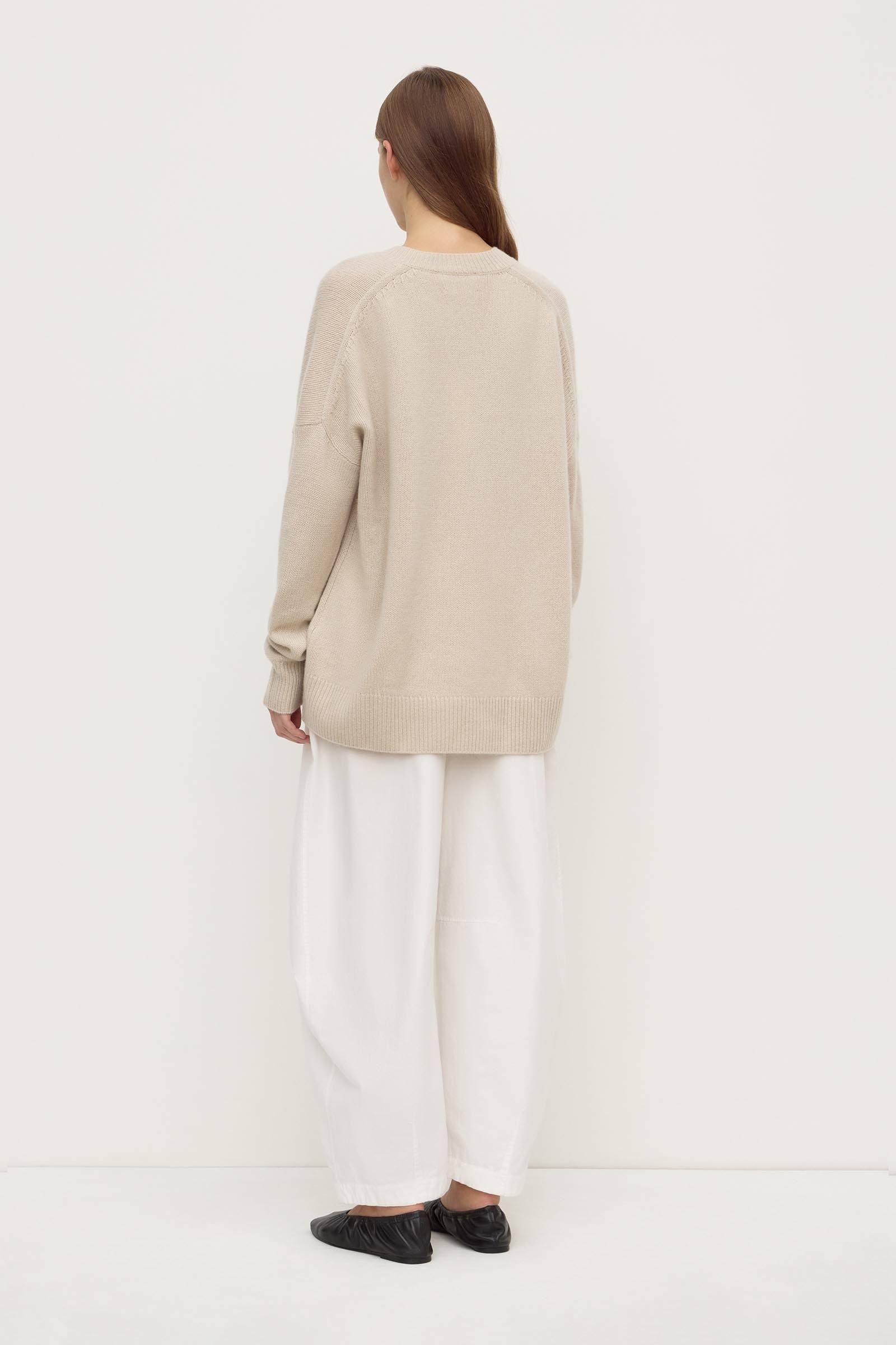 Alora Cashmere V Neck Knit - Image 4