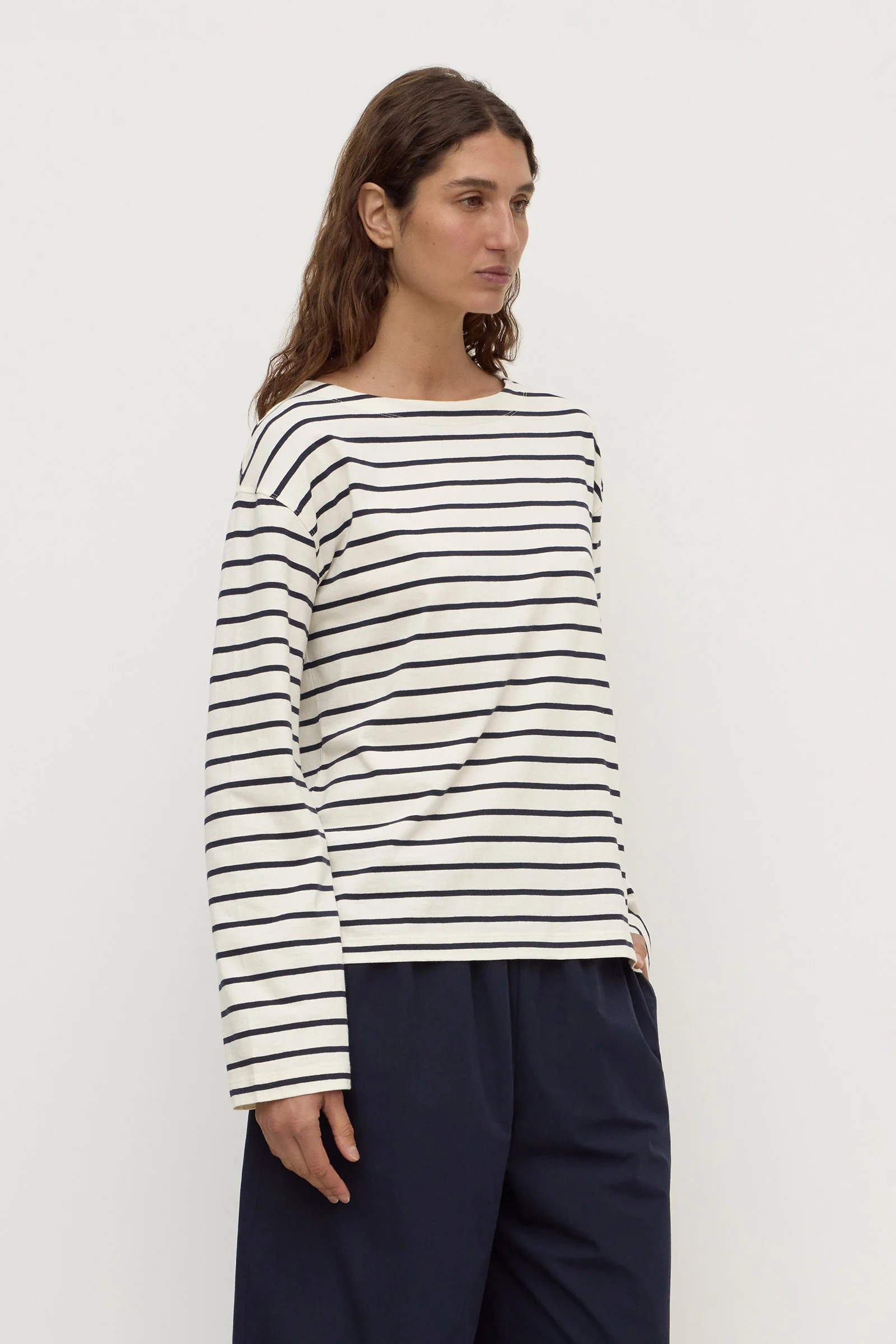 Bonne Long Sleeve Tee - Image 5