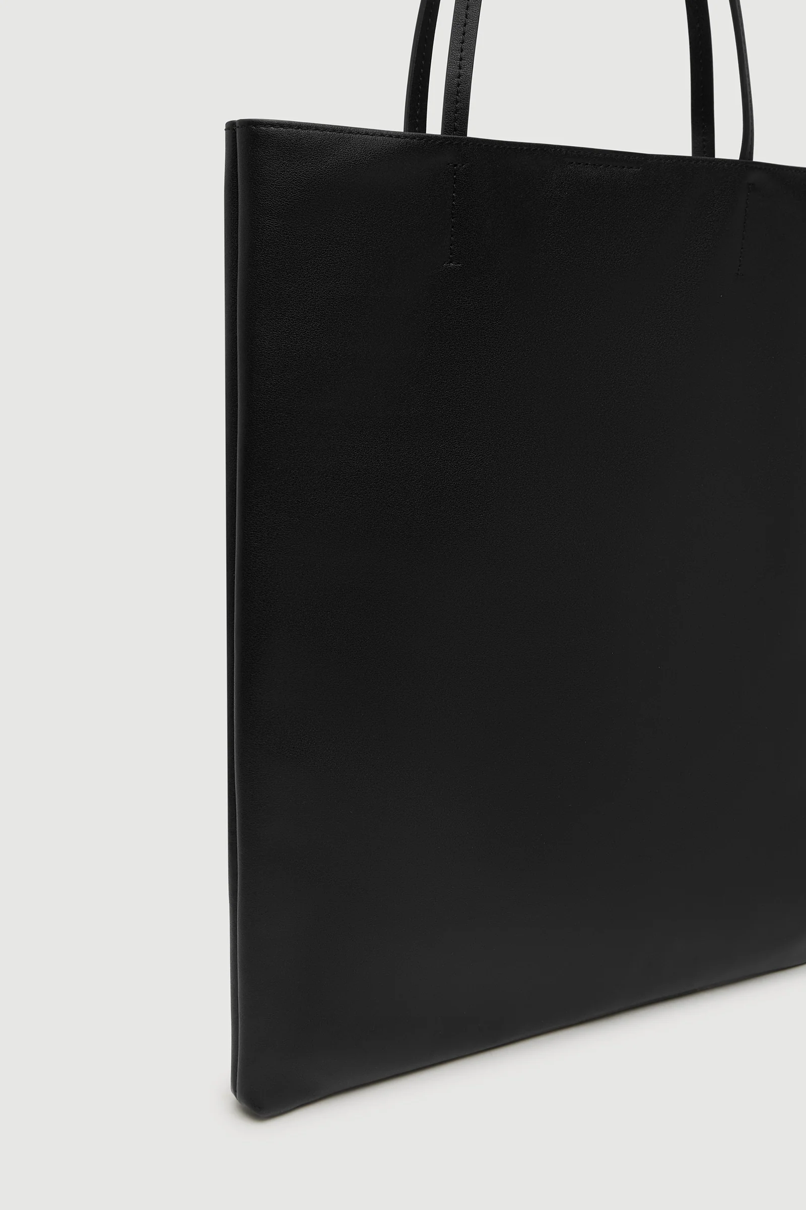 Callen Leather Shoulder Bag - Image 5