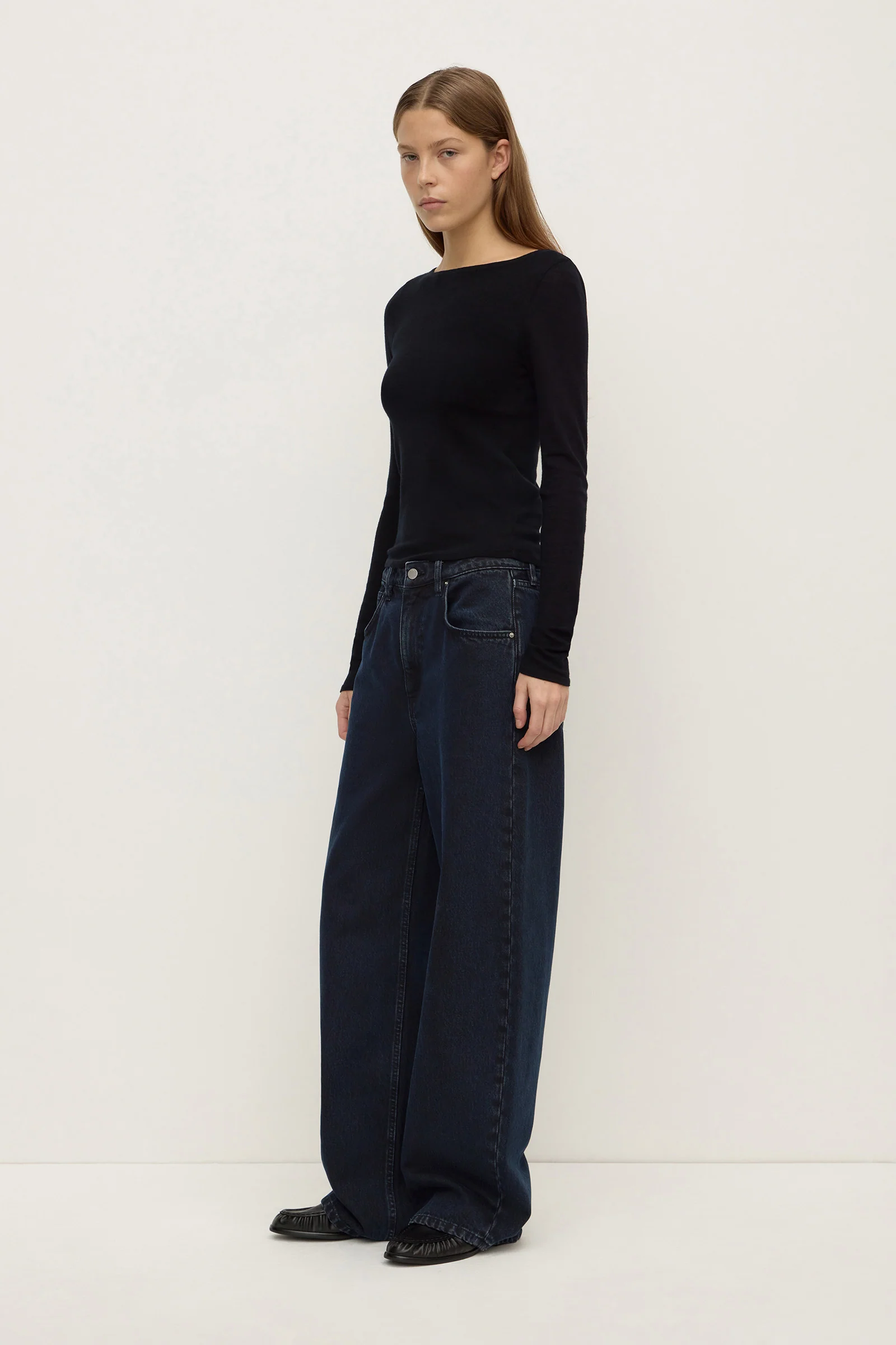 Low Curve Mid Rise Jean - Image 4