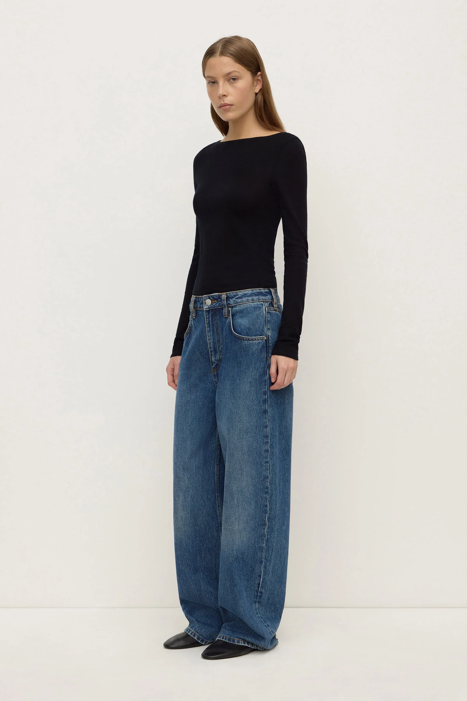 Low Curve Mid Rise Jean - Image 4