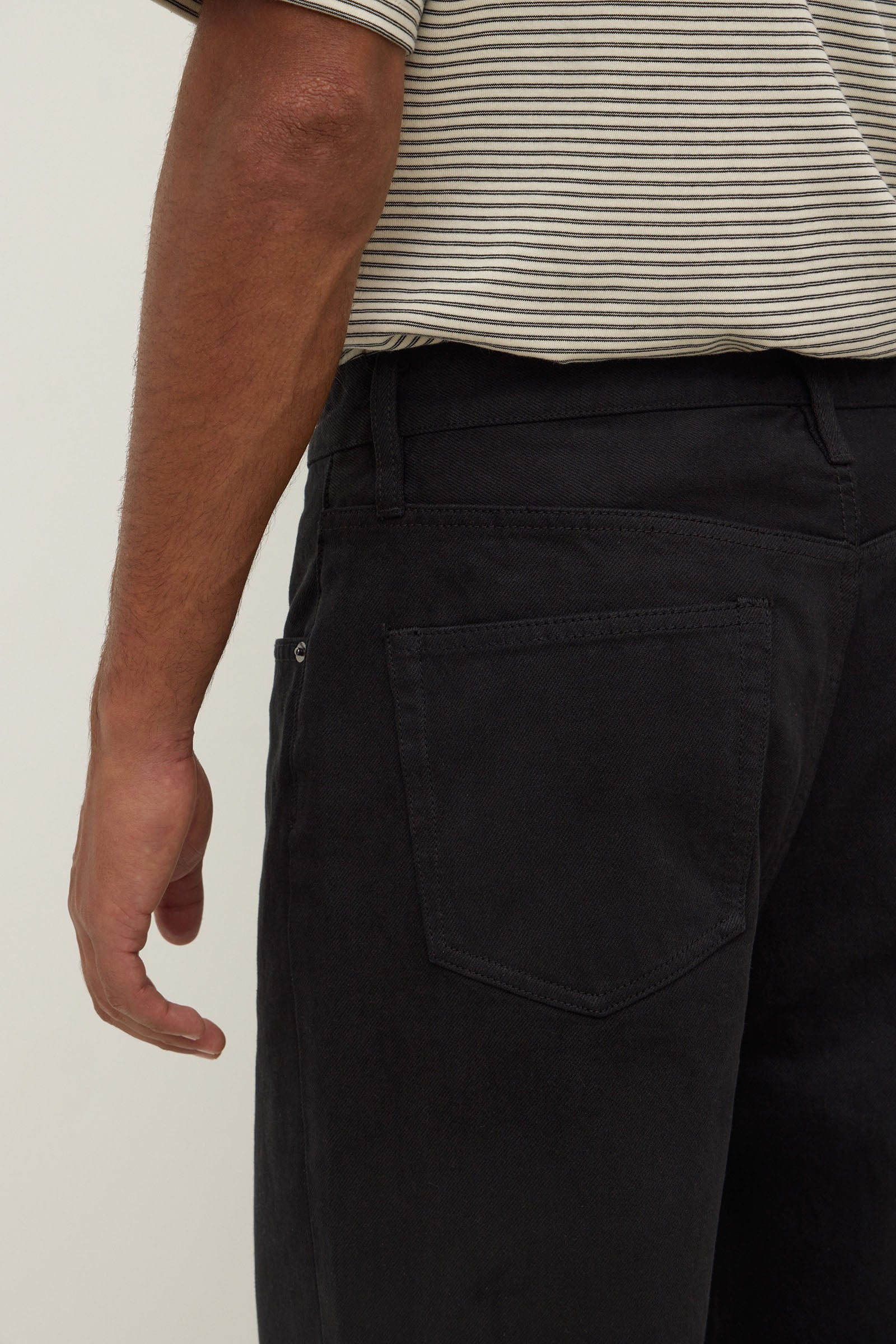 Mens Relaxed Jean - Image 6