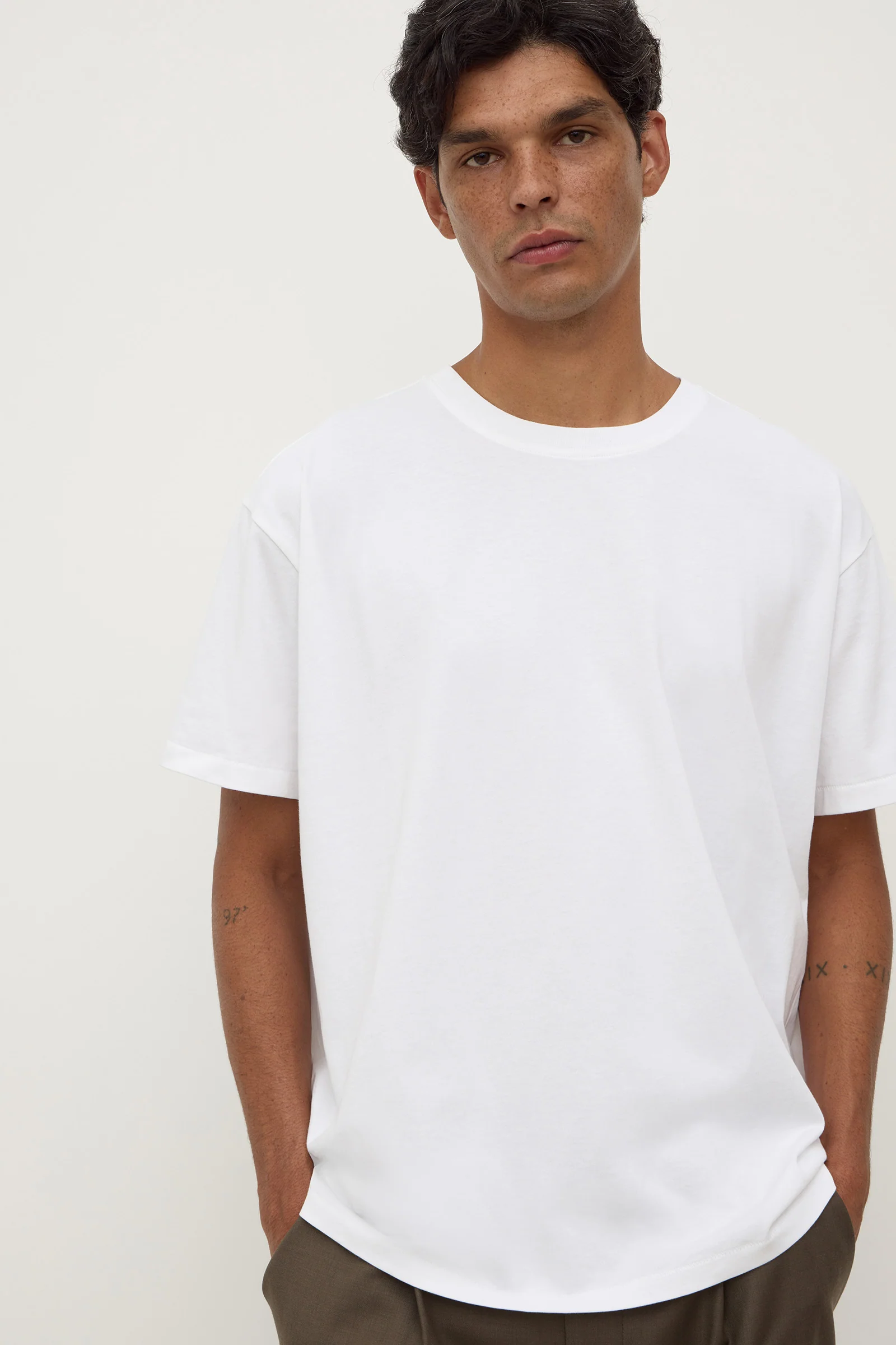 Oli Tee - Image 5