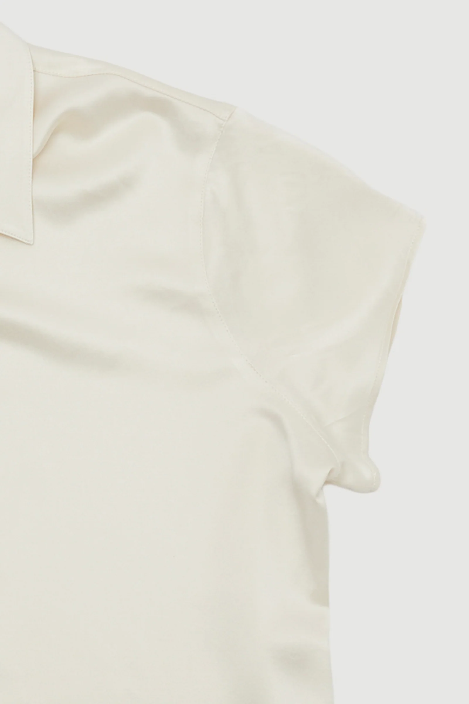 Re-Worn Womens Silk Short Sleeve Shirt - Image 2